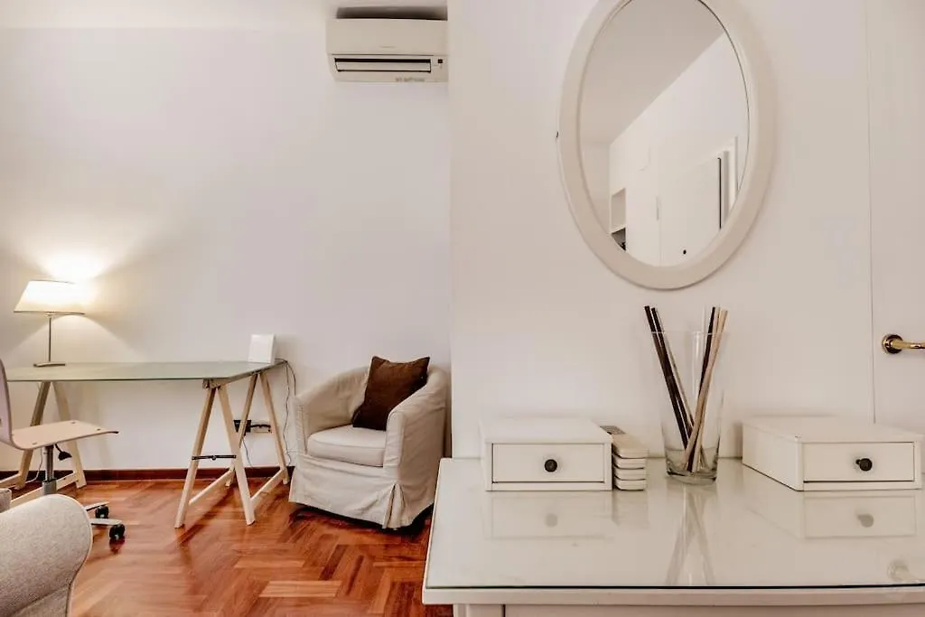 Casa Del Borgo Elegant Apartment 200 M From The Vatican 8/Pax  Rzym