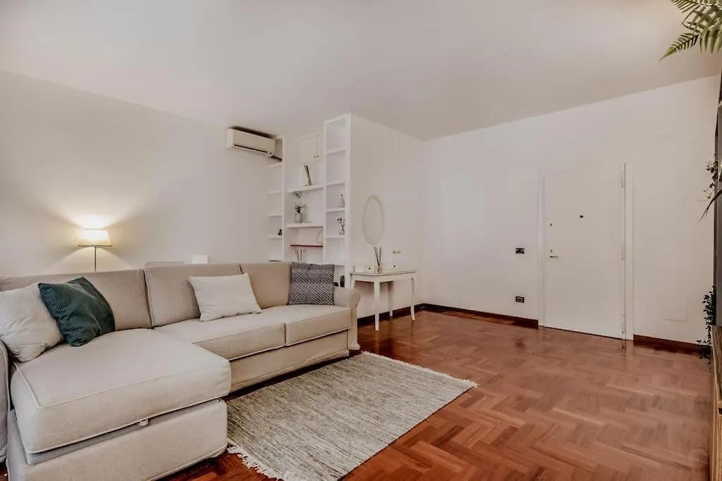 Casa Del Borgo Elegant Apartment 200 M From The Vatican 8/Pax